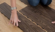 lắp sàn nhựa vân gỗ có hèm khóa
