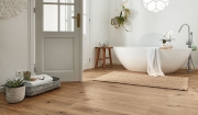 lót sàn gỗ nhà tắm