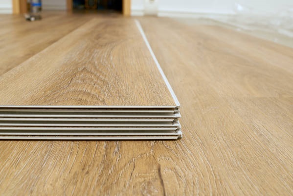 mẫu sàn nhựa hèm khóa giả gỗ đẹp