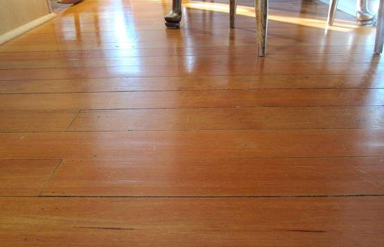 sàn gỗ giá rẻ kém chất lượng