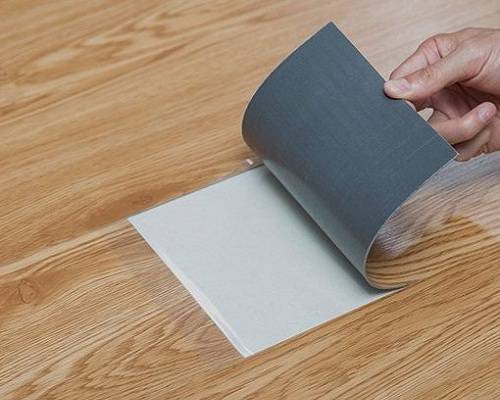 sàn nhựa có keo dán sẵn