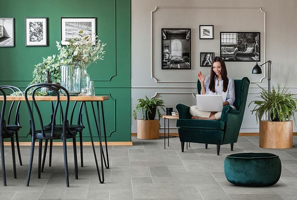 Chọn len chân tường đối lập với màu sàn gỗ
