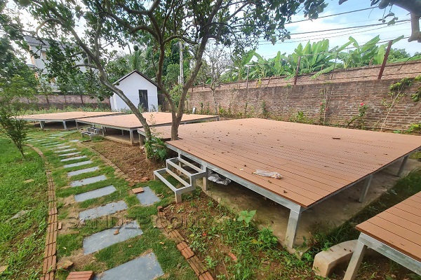 giá sàn gỗ ngoài trời sân vườn