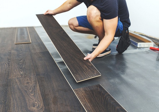 lắp đặt sàn gỗ công nghiệp chuyên nghiệp