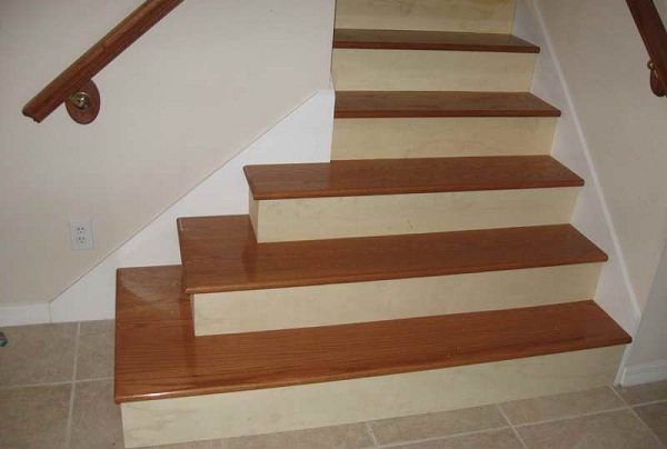 mặt bậc cầu thang gỗ chương mỹ