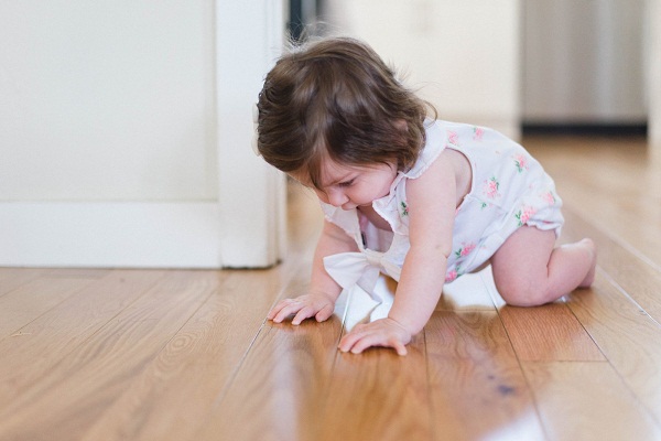 sàn gỗ an toàn cho trẻ