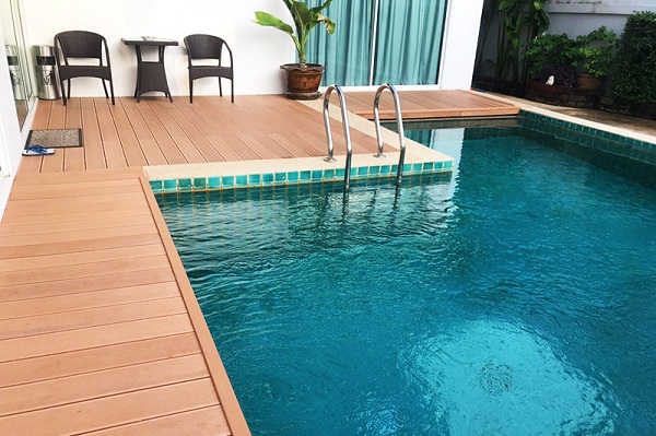 sàn gỗ bể bơi ngoài trời tại Thanh Trì