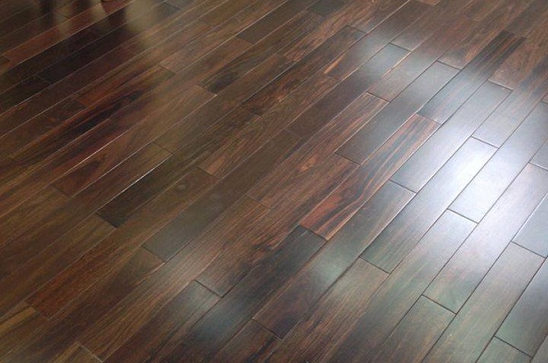 sàn gỗ chiu liu tự nhiên
