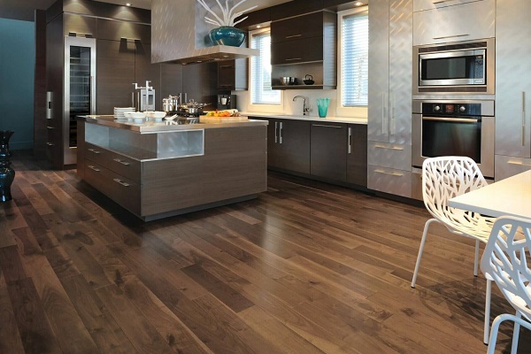 sàn gỗ óc chó phòng bếp