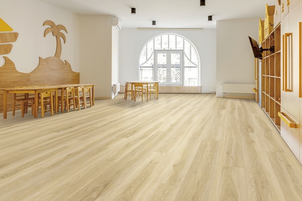 sàn nhựa hèm khóa nhà trẻ