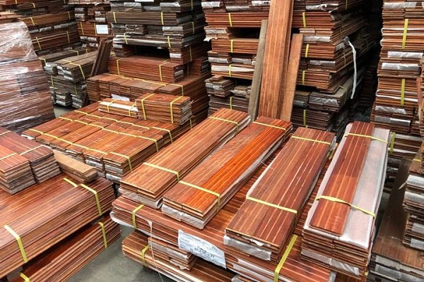 sản xuất sàn gỗ căm xe