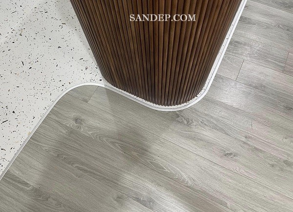 Sàn gỗ Shark màu ghi lắp tại cửa hàng thiết kế