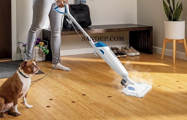Sử dụng hơi nước nóng – chỉ áp dụng cho sàn gỗ chịu nước